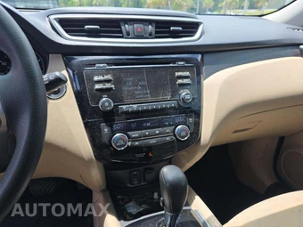 2016 Nissan Rogue SV – miniatura 7