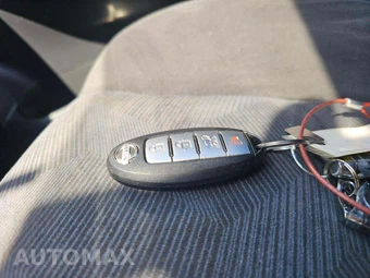 2016 Nissan Rogue SV – miniatura 5