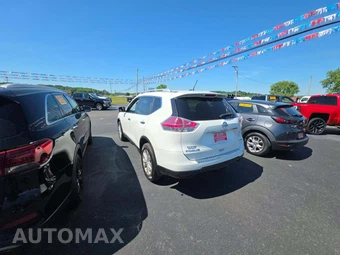 2016 Nissan Rogue SV – miniatura 2