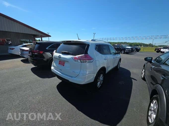 2016 Nissan Rogue SV – miniatura 3