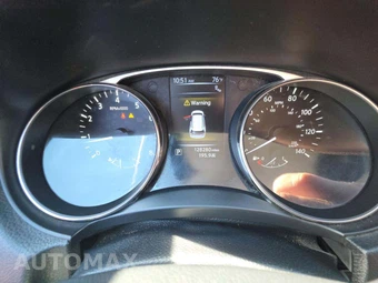 2016 Nissan Rogue SV – miniatura 9