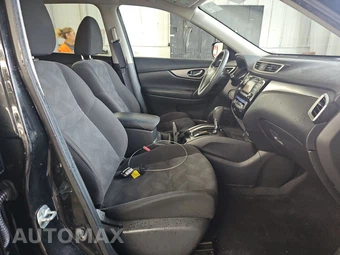 2016 Nissan Rogue SV – miniatura 8