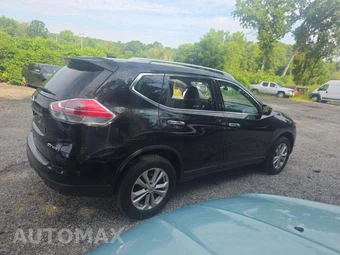 2016 Nissan Rogue SV - miniatura 4