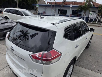 2016 Nissan Rogue SV - miniatura 28