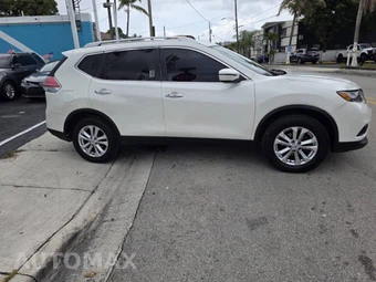 2016 Nissan Rogue SV - miniatura 4
