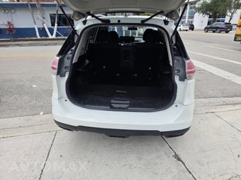 2016 Nissan Rogue SV - miniatura 8