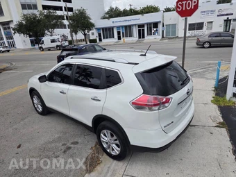 2016 Nissan Rogue SV - miniatura 9
