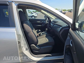 2016 Nissan Rogue SV – miniatura 8