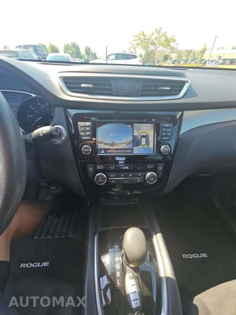 2016 Nissan Rogue SV – miniatura 10