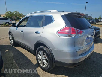 2016 Nissan Rogue SV – miniatura 2