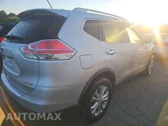 2016 Nissan Rogue SV - miniatura 4