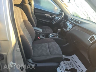 2016 Nissan Rogue SV - miniatura 8