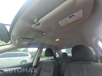 2016 Nissan Sentra S – miniatura 11