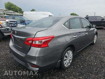 2016 Nissan Sentra S – miniatura 3