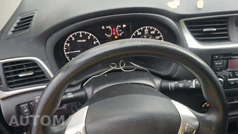 2016 Nissan Sentra S – miniatura 26