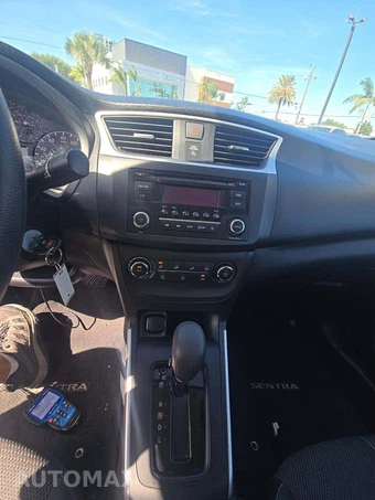 2016 Nissan Sentra S - miniatura 10