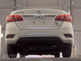 2016 Nissan Sentra S – miniatura 7