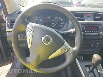 2016 Nissan Sentra S – miniatura 10