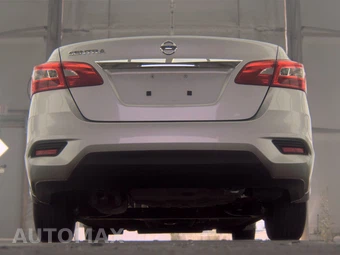 2016 Nissan Sentra S - miniatura 7