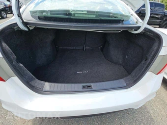 2016 Nissan Sentra S – miniatura 14
