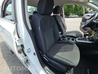 2016 Nissan Sentra S – miniatura 18