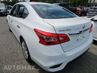 2016 Nissan Sentra S – miniatura 2