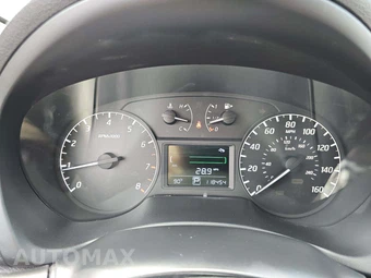 2016 Nissan Sentra S – miniatura 9