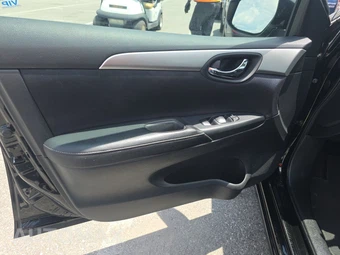 2016 Nissan Sentra S - miniatura 15