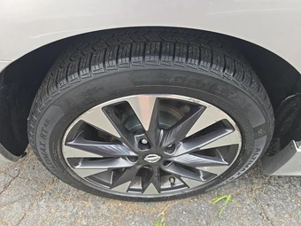 2016 Nissan Sentra SR – miniatura 10