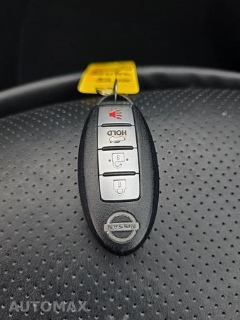 2016 Nissan Sentra SR – miniatura 21