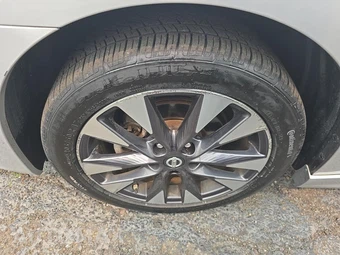 2016 Nissan Sentra SR – miniatura 8