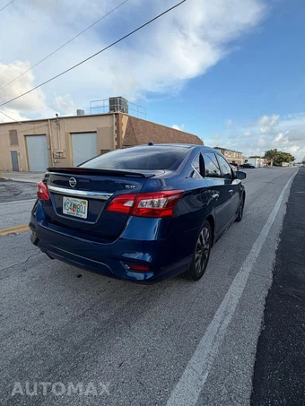 2016 Nissan Sentra SR - miniatura 4