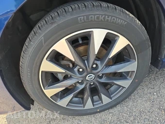 2016 Nissan Sentra SR – miniatura 8