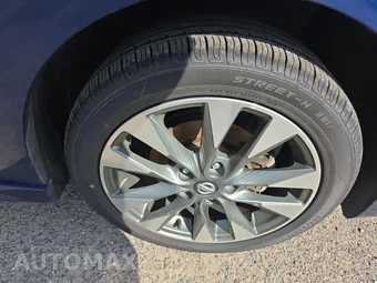 2016 Nissan Sentra SR – miniatura 9