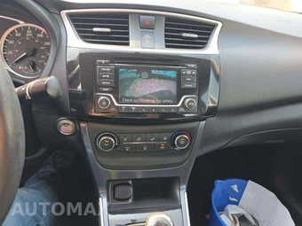2016 Nissan Sentra SR - miniatura 10