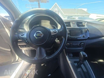 2016 Nissan Sentra SV - miniatura 10