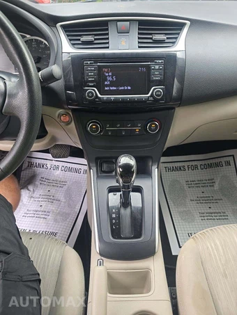 2016 Nissan Sentra SV – miniatura 10