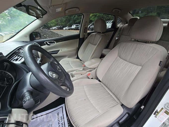 2016 Nissan Sentra SV – miniatura 6
