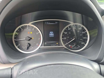 2016 Nissan Sentra SV – miniatura 9