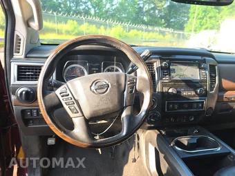 2016 Nissan TITAN XD Platinum Reserve Crew Cab Medium Bed - miniatura 10