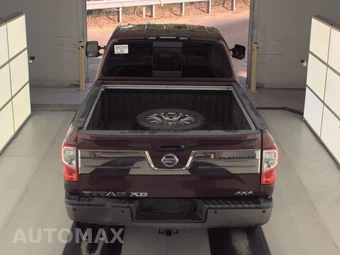 2016 Nissan TITAN XD Platinum Reserve Crew Cab Medium Bed - miniatura 5