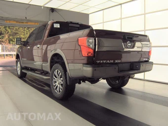 2016 Nissan TITAN XD Platinum Reserve Crew Cab Medium Bed - miniatura 6