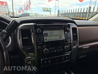 2016 Nissan TITAN XD Platinum Reserve Crew Cab Medium Bed - miniatura 10