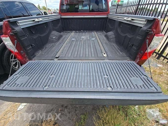 2016 Nissan TITAN XD Platinum Reserve Crew Cab Medium Bed - miniatura 14