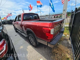 2016 Nissan TITAN XD Platinum Reserve Crew Cab Medium Bed - miniatura 2