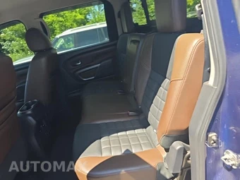 2016 Nissan TITAN XD Platinum Reserve Crew Cab Medium Bed - miniatura 16