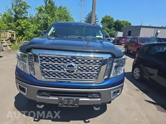 2016 Nissan TITAN XD Platinum Reserve Crew Cab Medium Bed - miniatura 2