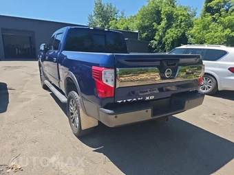 2016 Nissan TITAN XD Platinum Reserve Crew Cab Medium Bed - miniatura 6