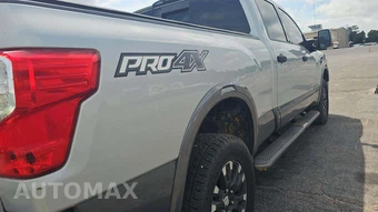 2016 Nissan TITAN XD PRO-4X Crew Cab Medium Bed - miniatura 30