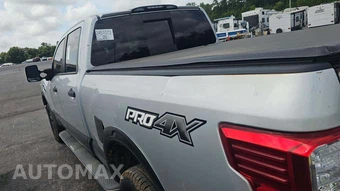 2016 Nissan TITAN XD PRO-4X Crew Cab Medium Bed - miniatura 32